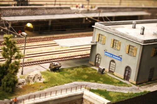 Miniaturwonderland_Italy_train_station_Miniaturwunderland_MiWula_Masstab_H0_ab-1.jpg
