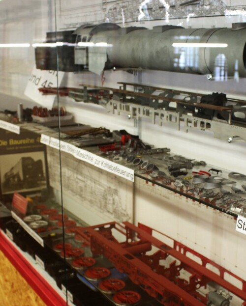 Spur_2_Museum_Verein_Schramberg_busatz_Einzelteile_Herstellung_a-2.jpg
