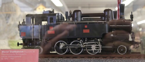 BR_30_Wiener_Stadtbahnlok_OBB_Spur_2_Museum_Schramberg.jpg