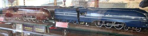 LMS_London_Midland_Scotish_Railway_Stromlinienlokomotive_blau_Queen_Mary_Coronation_class_Spur_2_Museum_Schramberg3d9ffe9ac8809d47.jpg
