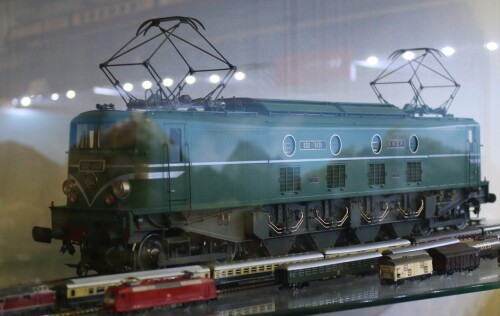SNCF_E-Lok_Nachkrieg_Spur_2_Museum_Schramberg.jpg
