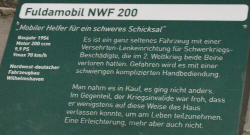 Fuldamobil_NWF_200_fur_schwerbehinderte_Lenkradsteuerung_rot_Automuseum_Schramberg_2025_Mai-2.jpg