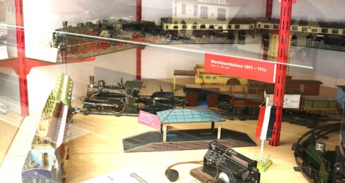 Spur_1_alte_Modelle_historisch_altes_Spielzeug_Museum_Schramberg-4.jpg
