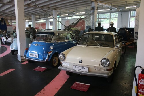 BMW_600_BMW_700_Knutschkugel_Post_gelb_Blau_Automuseum_Schramberg_2025_Mai.jpg