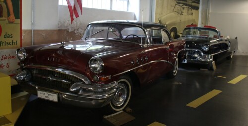 Buick_special_red_weinrot_Cabrio_schwarz_Automuseum_Schramberg_2025_Mai.jpg