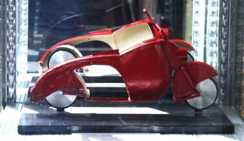Motorroller_Designstudie_50er_Jahre_Automuseum_Schramberg_2025_Mai.jpg