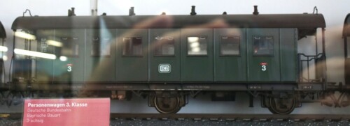 Preusische_Landerbahnwagen_2.-u.-3.-Klasse_DRG_Spur_2_Museum_Schramberg-4.jpg