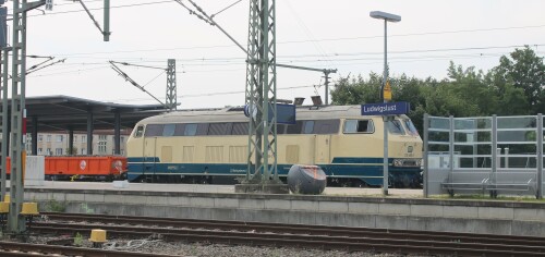 BR_218_489_RP_ozenblau_beige_Ludwigslust_Bahnhof_Gleisbauarbeiten_2025_August-2.jpg