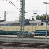 BR_218_489_RP_ozenblau_beige_Ludwigslust_Bahnhof_Gleisbauarbeiten_2025_August-2