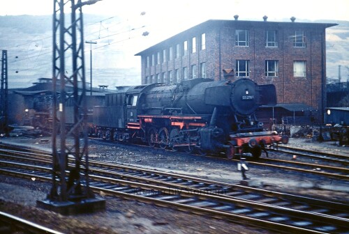 Bingen_am-Rhein_Bahnhof_1966_BR_50_2176.jpg