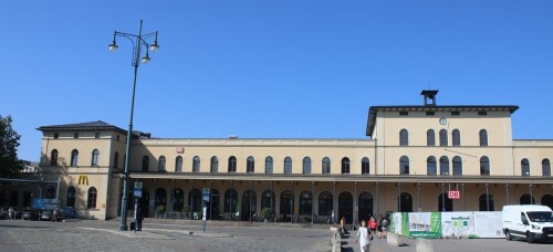 Augsburg_Empfangsgebaude_Hauptbahnhof_Hbf_Bahnhof_2025_Aug-4.jpg