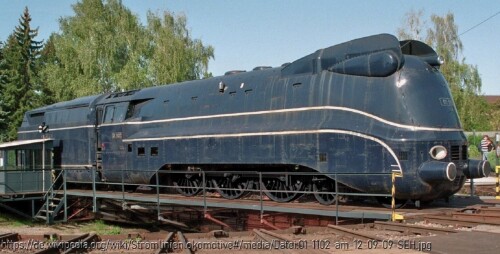 BR 01.10 Stromlinie blau stahlblau schwarzes Fahrwerk Dampflok