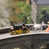 de_Brucke_Flus_Postkutsche_Barock_Zeitalter_deutsche_Geschichte_Miniaturwunderland-1g