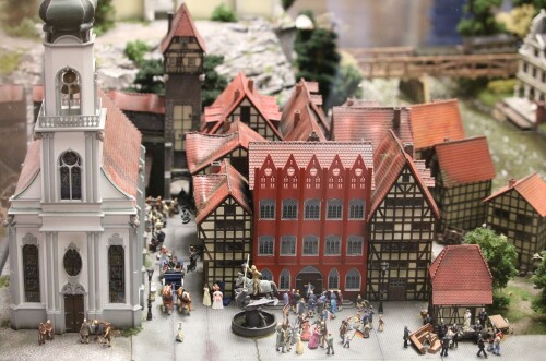 ed_Markt_Kirche_Aufklarung_Aufstande_Revulotion_deutsche_Geschichte_Miniaturwunderland_Miwula-1.jpg