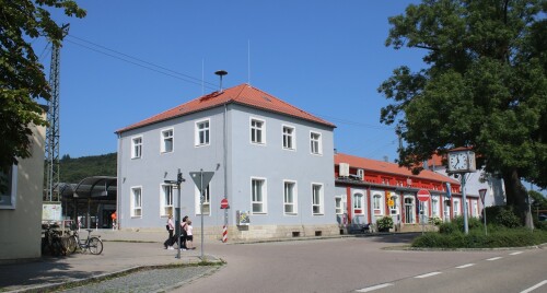 Bahnhof_Treuchtlingen_Empfangsgebaude_DB_2025_Aug-1.jpg