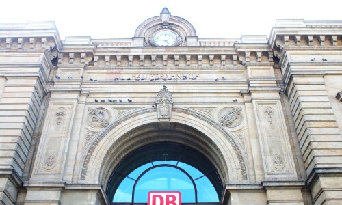 Magdeburg_Hauptbahnhof_Hbf_Empfangsgebaude_Bahnhof_2025_08-3.jpg