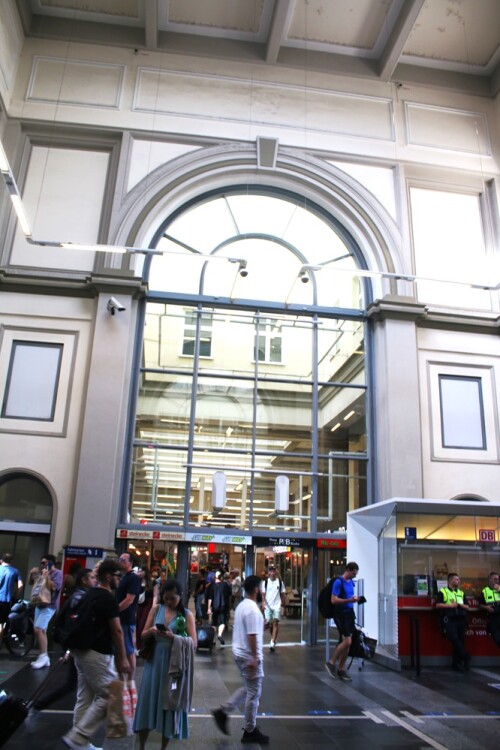 Magdeburg_Hauptbahnhof_Hbf_Empfangsgebaude_Bahnhof_2025_08-7.jpg