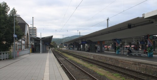 Koblenz_Hbf_Hauptbahnhof_Bahnsteig_plattform-2.jpg