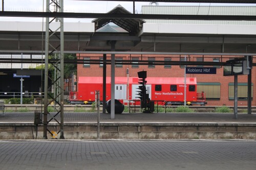 M_DB_Hilfszug_Netz_Notfalltechnik_Waggon_Koblenz_Hbf_Hauptbahnhof_2025_s8.jpg