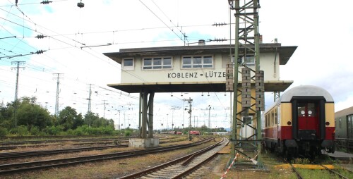 DB_Museum_Koblenz_Stellwerk_f_Bahnhof_Gleisvorfeld-1.jpg