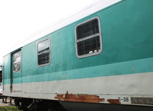 b_Regionalexpress_RE_turkis_Gepackwagen_Produktfarben_DB_Museum_Koblenz-1.jpg