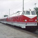 BR_229_DR_118_V_180_Ceucescous_Rache_Intercity_IC_Produktfarben_orientrot_Epoche_V_Bahngarfield_Christian