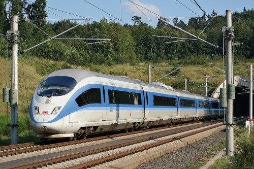 BR_403_406_407_408_DB_AG_ICE_3_Interregio_Bahngarfield_Christian_Produktfarben_Epoche_5_Interregio_fernblau.jpg
