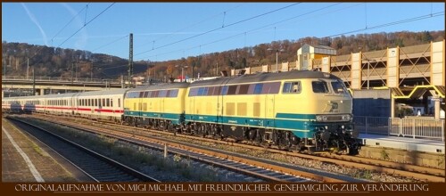 BR_218_Doppeltraktion_ozeanblau_beige_Deutsche_Bundesbahn_Die-_Bahn_AG_Intercity_plochingen_Bahnhof.jpg