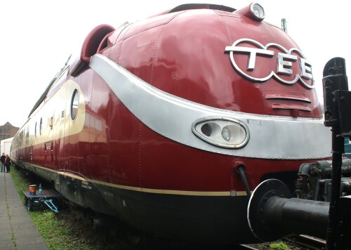BR_601_602_VT_11.5-TEE_Trans_Europ_Express_DB_Museum_Koblenz_a-1.jpg