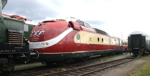 BR_601_602_VT_11.5-TEE_Trans_Europ_Express_DB_Museum_Koblenz_a-2.jpg