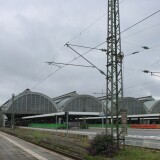 Karlsruhe_Hbf_Hauptbahnhof_Bahnsteighalle_a-2