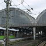 Karlsruhe_Hbf_Hauptbahnhof_Bahnsteighalle_a-3