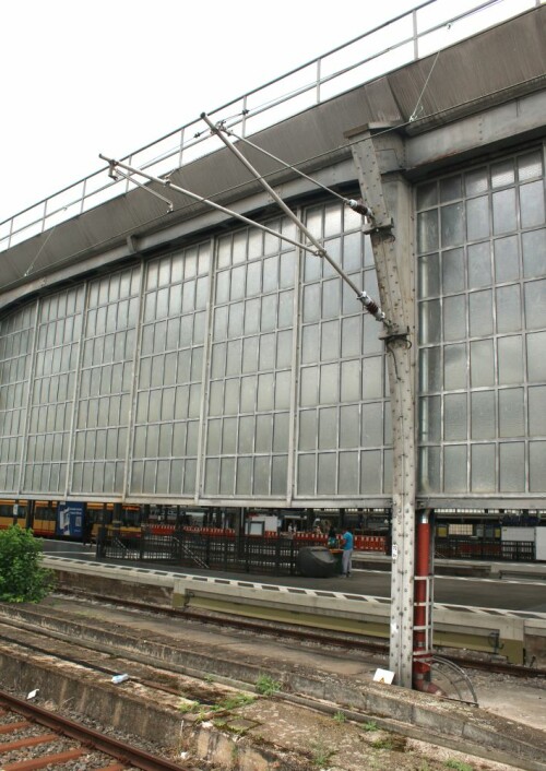 Karlsruhe_Hbf_Hauptbahnhof_Bahnsteighalle_c-2.jpg