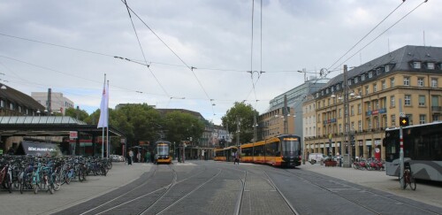 Karlsruhe_Hbf_Hauptbahnhof_ag_Empfangsgebaude_Empfangshalle-6.jpg