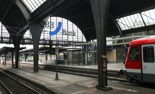Karlsruhe_Hbf_Hauptbahnhof_bc-1.jpg