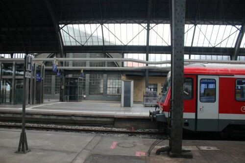 Karlsruhe_Hbf_Hauptbahnhof_bc-2.jpg