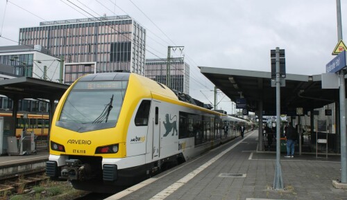 BR_429_1428_526_Stadler_Flirt_3_Arverio_bwegt_Baden_Wurttemberg_Regionalverkehr_Karlsruhe_Hbf_Hauptbahnhof.jpg