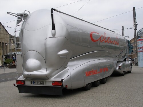 Colani_LKW_Karlsruhe_Bahnhof_2007_Tanklaster-4a.jpg