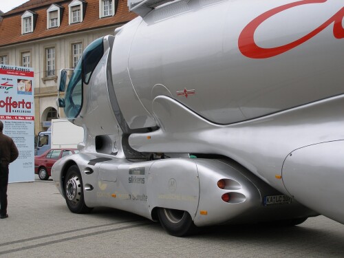 Colani_LKW_Karlsruhe_Bahnhof_2007_Tanklaster-5.jpg
