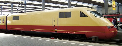 BR_401_ICE_Intercity_Express_DB_TEE_Trans_Europ_Express_IC_Lok_Intercity_rot_beige_Bahngarfield_Christian_a.jpg