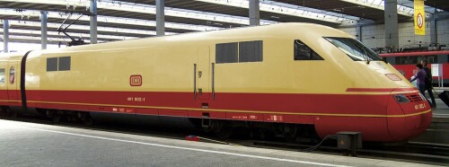 BR_401_ICE_Intercity_Express_DB_TEE_Trans_Europ_Express_IC_Lok_Intercity_rot_beige_Bahngarfield_Christian_b.jpg