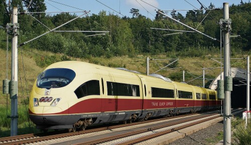 BR_403_406_497_408_ICE_Intercity_Express_DB_TEE_Trans_Europ_Express_IC_Lok_Intercity_rot_beige_Bahngarfield_Christian.jpg
