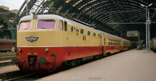 FS_E_444_056_TEE_Adriatico_Trans_Europ_Express_IC_Lok_Intercity_rot_beige_Bahngarfield_Christian.jpg