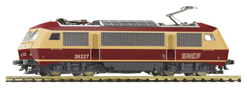 SNCF_BB_26000_TEE_Trans_Europ_Express_IC_Lok_Intercity_rot_beige_Bahngarfield_Christian.jpg