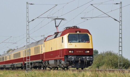 BR_127_Siemens_Euro_Sprinter_Trans_Europ_Express_IC_Lok_Intercity_rot_beige_Bahngarfield_Christian.jpg