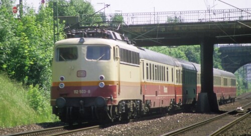 BR_110_BR_110_E_10.3-Rheingold_Flugelzug_orange_Streifen_Trans_Europ_Express_IC_Lok_Intercity_rot_beige_Bahngarfield_Christian_a.jpg