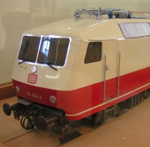 BR_120_Modell_DB_Museum_Koblenz_Trans_Europ_Express_IC_Lok_Intercity_rot_beige_Bart_Lokpaint-4.jpg