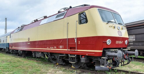 BR_120_Triebkopf_Trans_Europ_Express_IC_Lok_Intercity_rot_beige_Bahngarfield_Christian_e.jpg