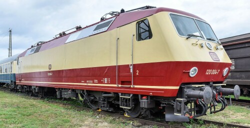 BR_120_Triebkopf_Trans_Europ_Express_IC_Lok_Intercity_rot_beige_Bahngarfield_Christian_fa.jpg