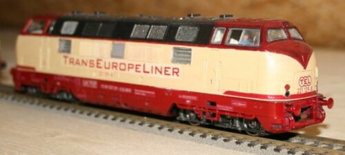 BR_221_V_200_rot_beige_TEE_Trans_Europ_Express_Theisen_Dirk.jpg